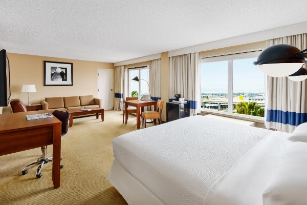 Four Points By Sheraton Los Angeles International Airport image 4